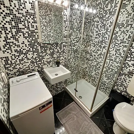 アパート Flat Near Btc City - Free Parking リュブリャナ
